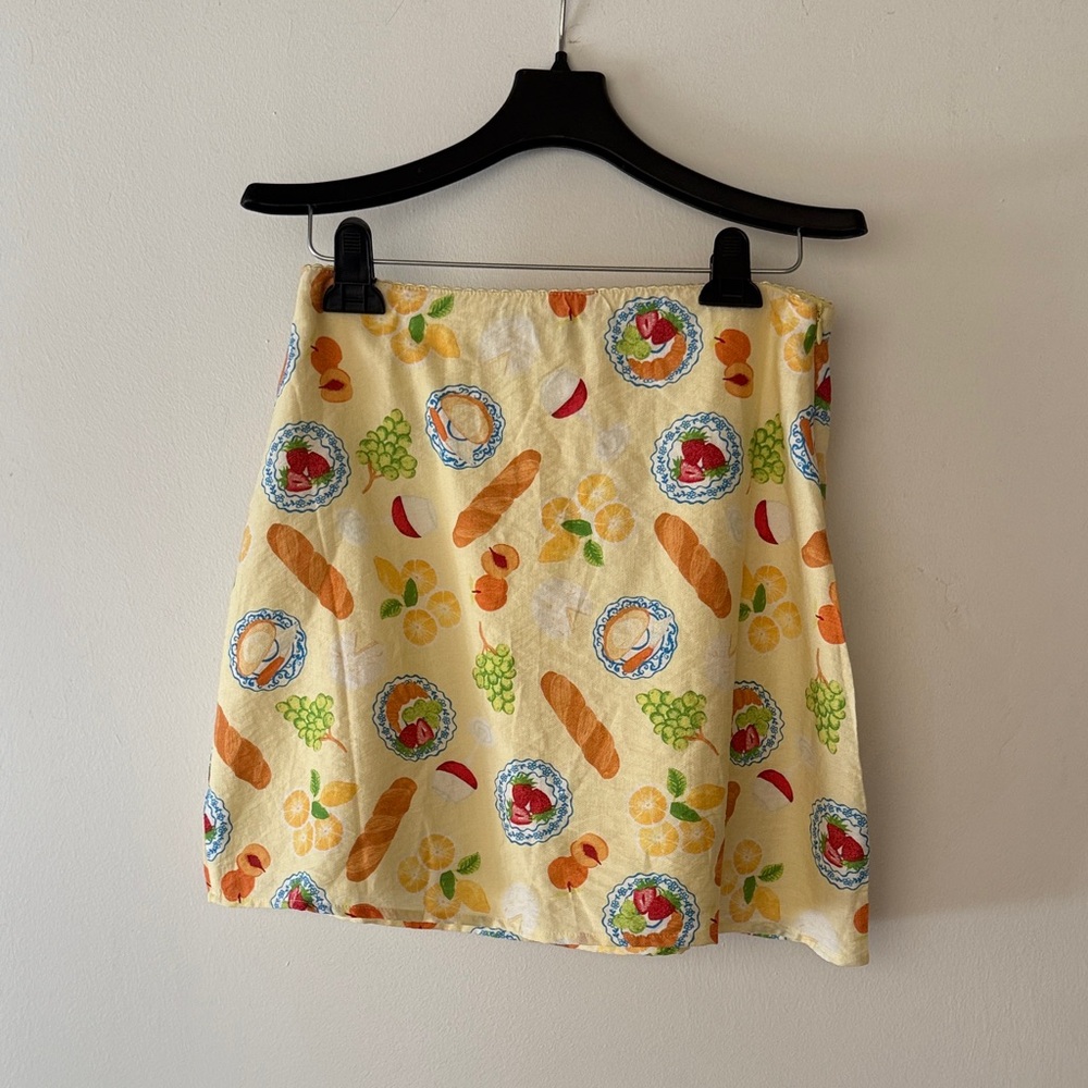 Sadie & Sage Cream Fruit Print Mini Skirt